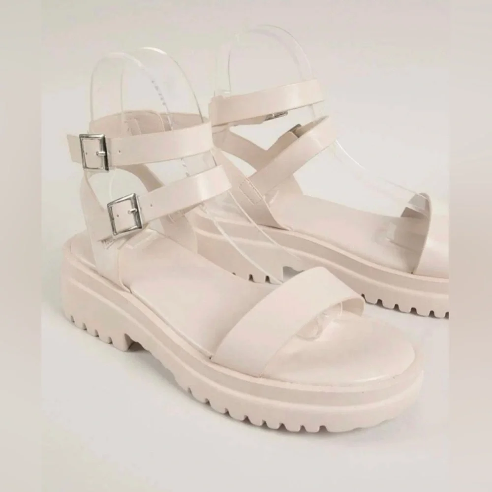 New Women's Cream Platform Sandals - Picture 2 of 3